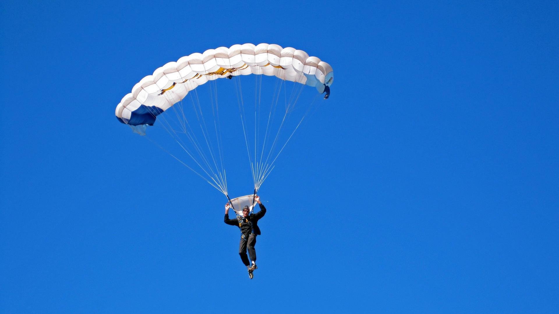 Kering-CS_GO赛事回归线下引热议，csgo重回比赛