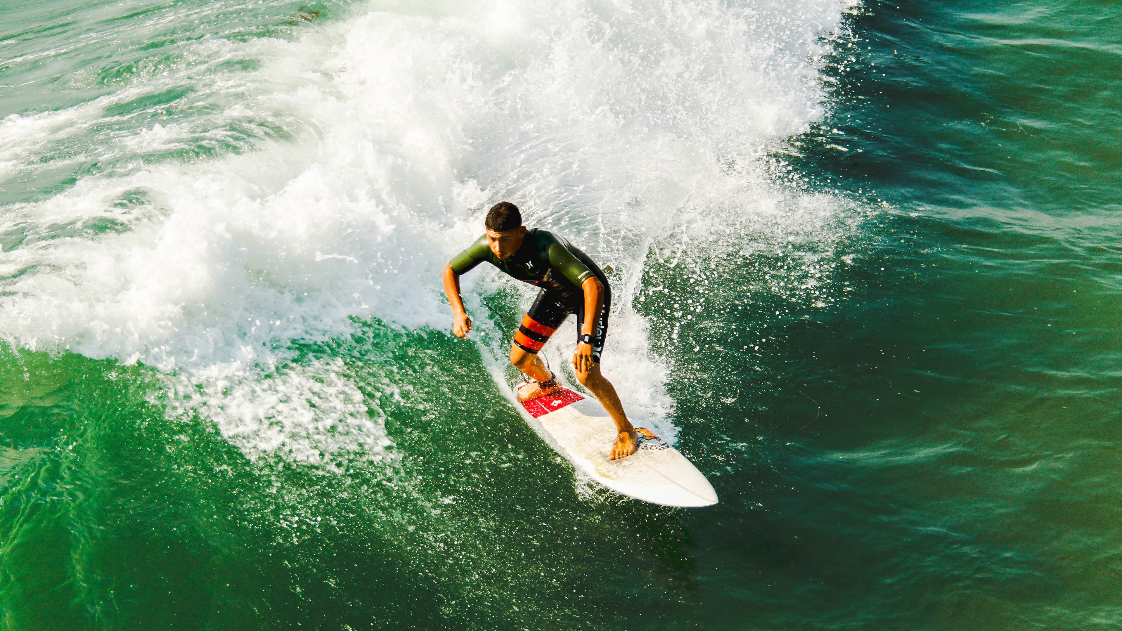 开运app官网-_新技术亮相：无人机全景直播高效呈现比赛_，无人机拍摄直播