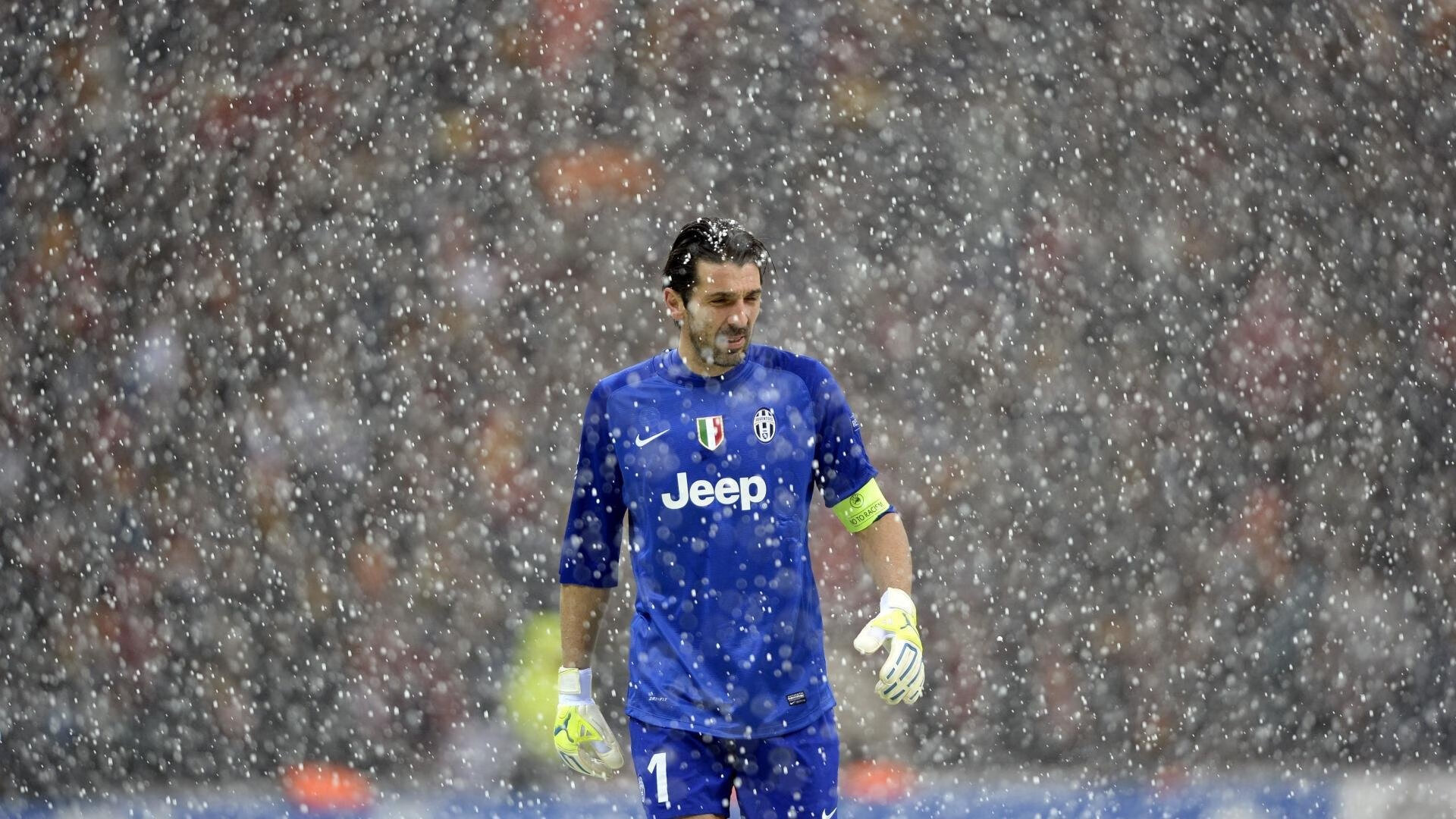 曼西尼力挺库特罗内，AC米兰教练信心十足，ac米兰足球俱乐部曼朱基奇